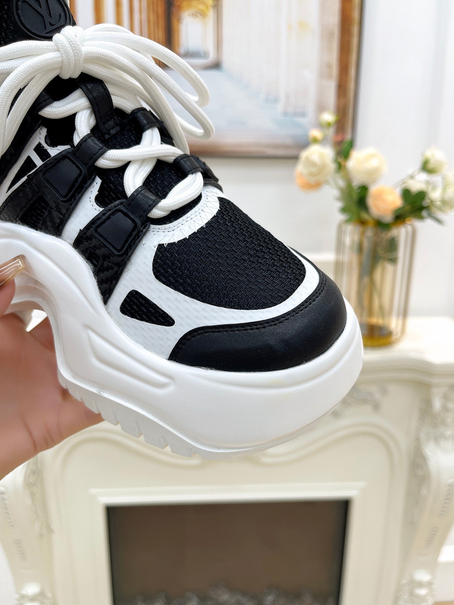 LV ARCHLIGHT 2.0 PLATFORM SNEAKER IN WHITE MIX BLACK MIX OF MATERIALS