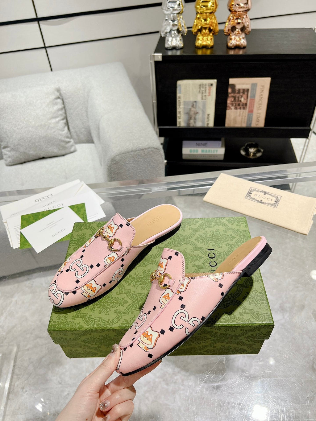 HORSEBIT SLIPPER MULE WITH CUTE CAT PRINT IN LIGHT PINK CALFSKIN