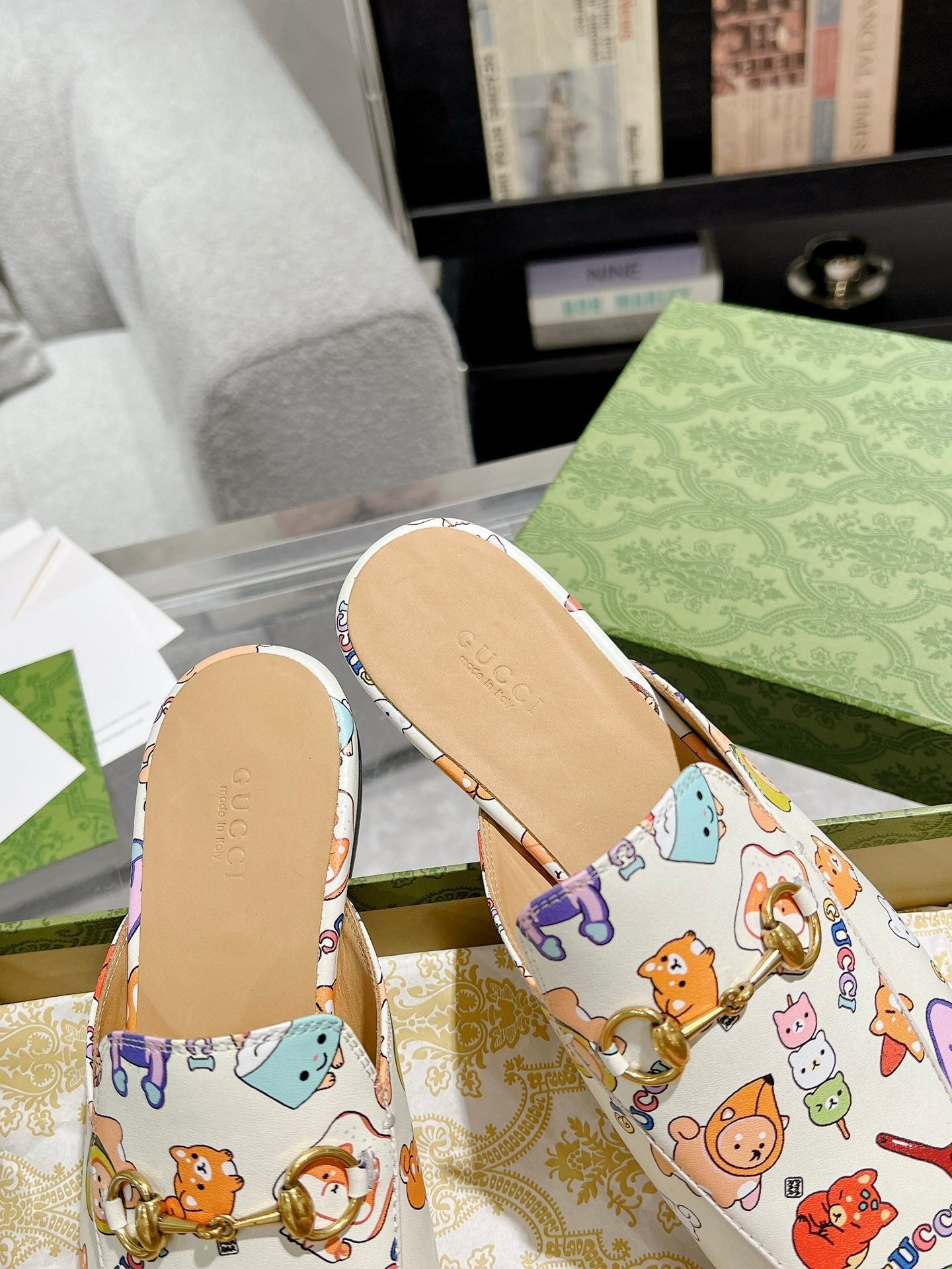 HORSEBIT SLIPPER MULE WITH CUTE ANIMAL PRINT IN WHITE CALFSKIN