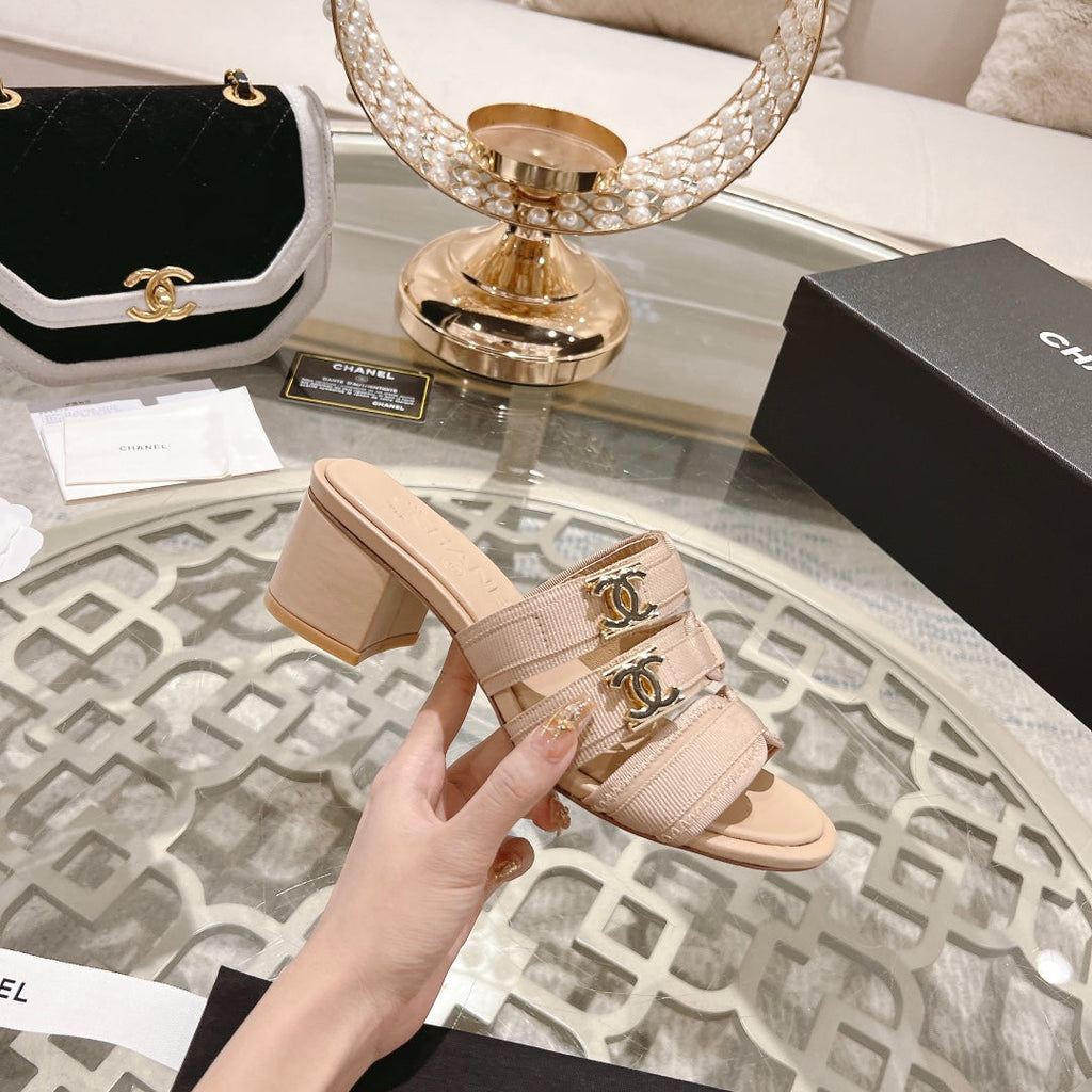 Double C  Xiaoxiang Chain Fabric Head Chunky High Heel Cream Lambskin