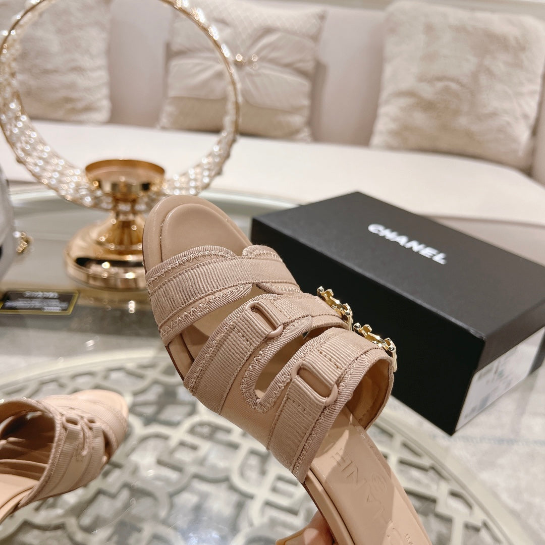 Double C  Xiaoxiang Chain Fabric Head Chunky High Heel Cream Lambskin