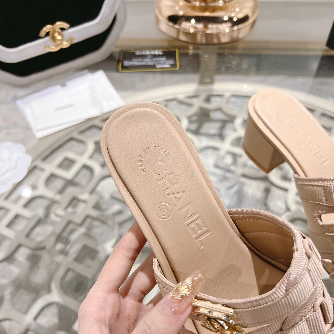 Double C  Xiaoxiang Chain Fabric Head Chunky High Heel Cream Lambskin