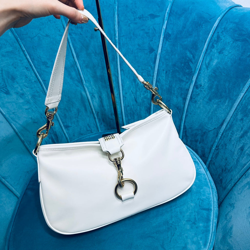 SHOULDER BAG 33 IN WHITE CALFSKIN GOLD HARDWARE