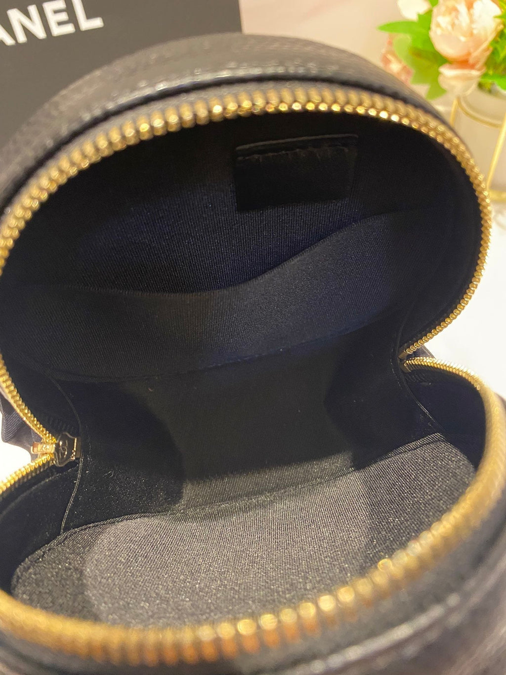 CC MINI 12 ROUND CHAIN BAG IN BLACK CALFSKIN GOLD HARDWARE