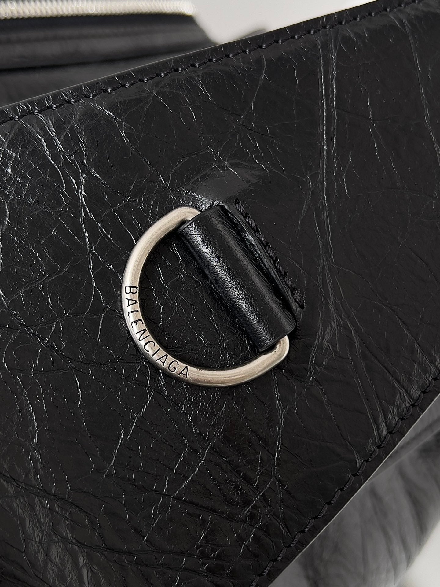 SUPERBUSY LARGE SLING BAG 42 IN BLACK LAMBSKIN