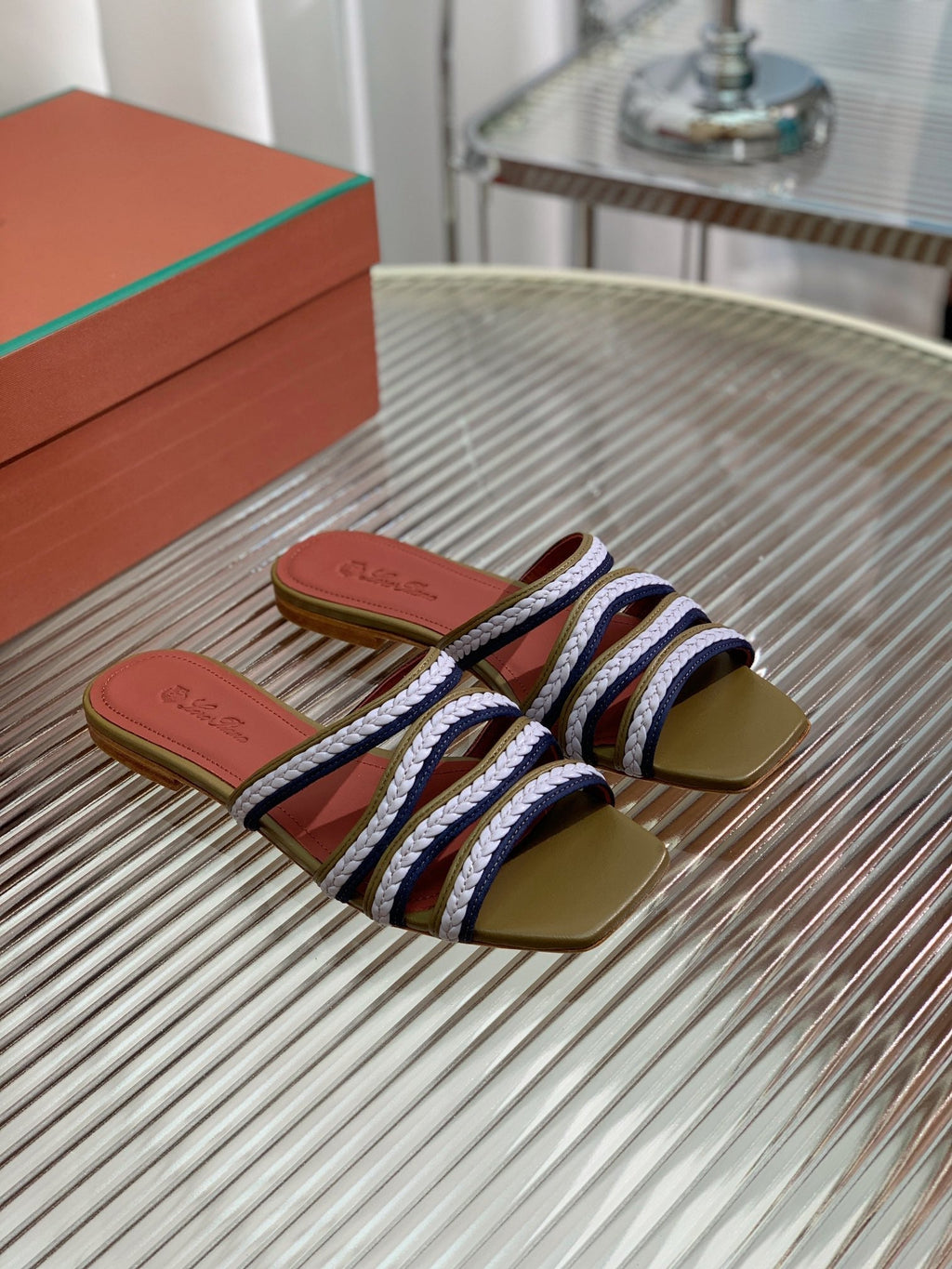 LP SPRIGHTLY CHARMS FLAT SANDAL WHITE AND OLIVE CALFSKIN