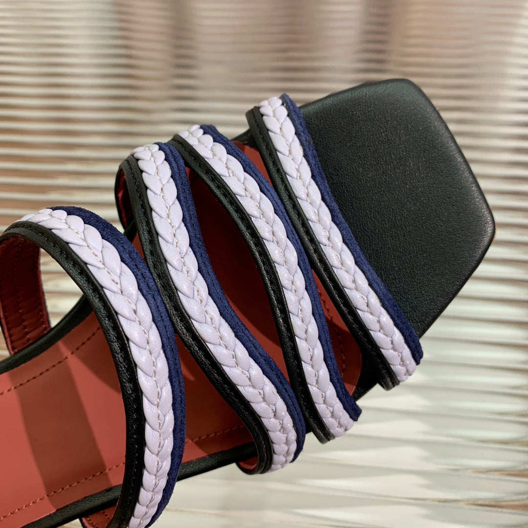 LP SPRIGHTLY CHARMS FLAT SANDAL WHITE AND BLACK CALFSKIN