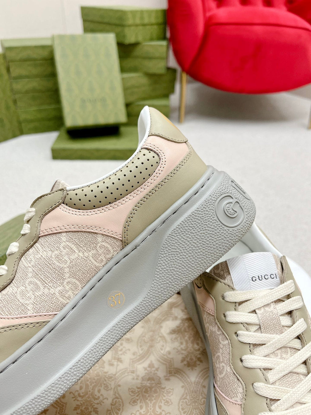 GG TRAINER LIGHT GRAY AND TORTILLA CALFSKIN