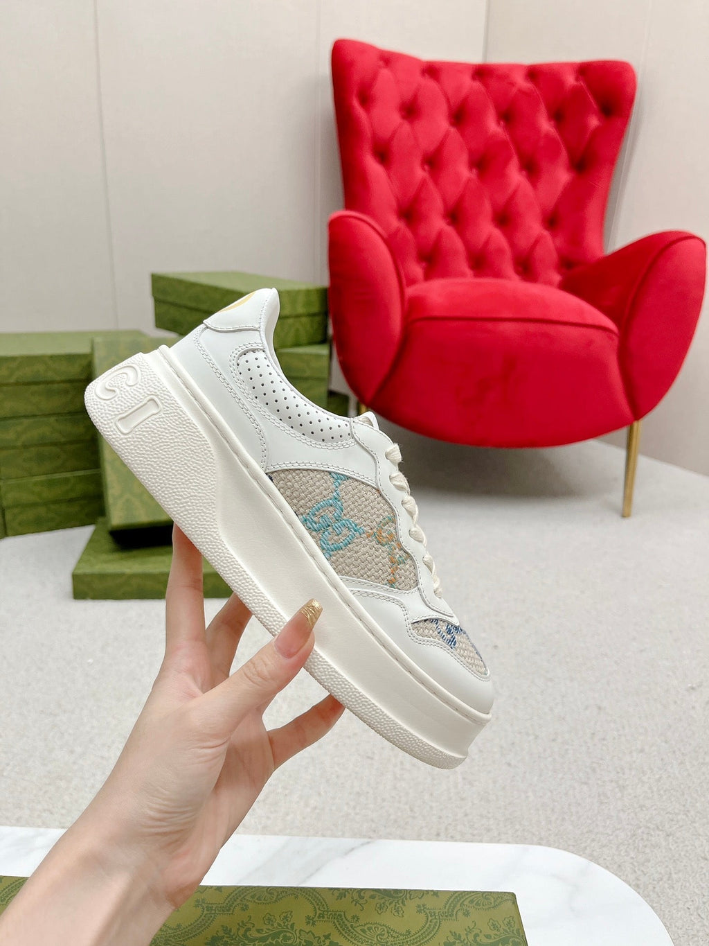 GG TRAINER WHITE AND CREAM CALFSKIN