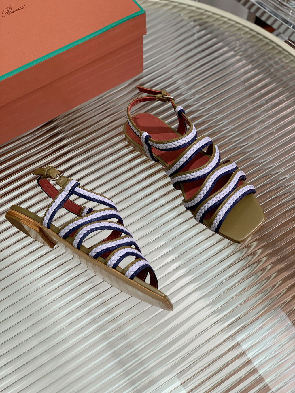 LP SPRIGHTLY CHARMS SANDAL WHITE AND OLIVE CALFSKIN