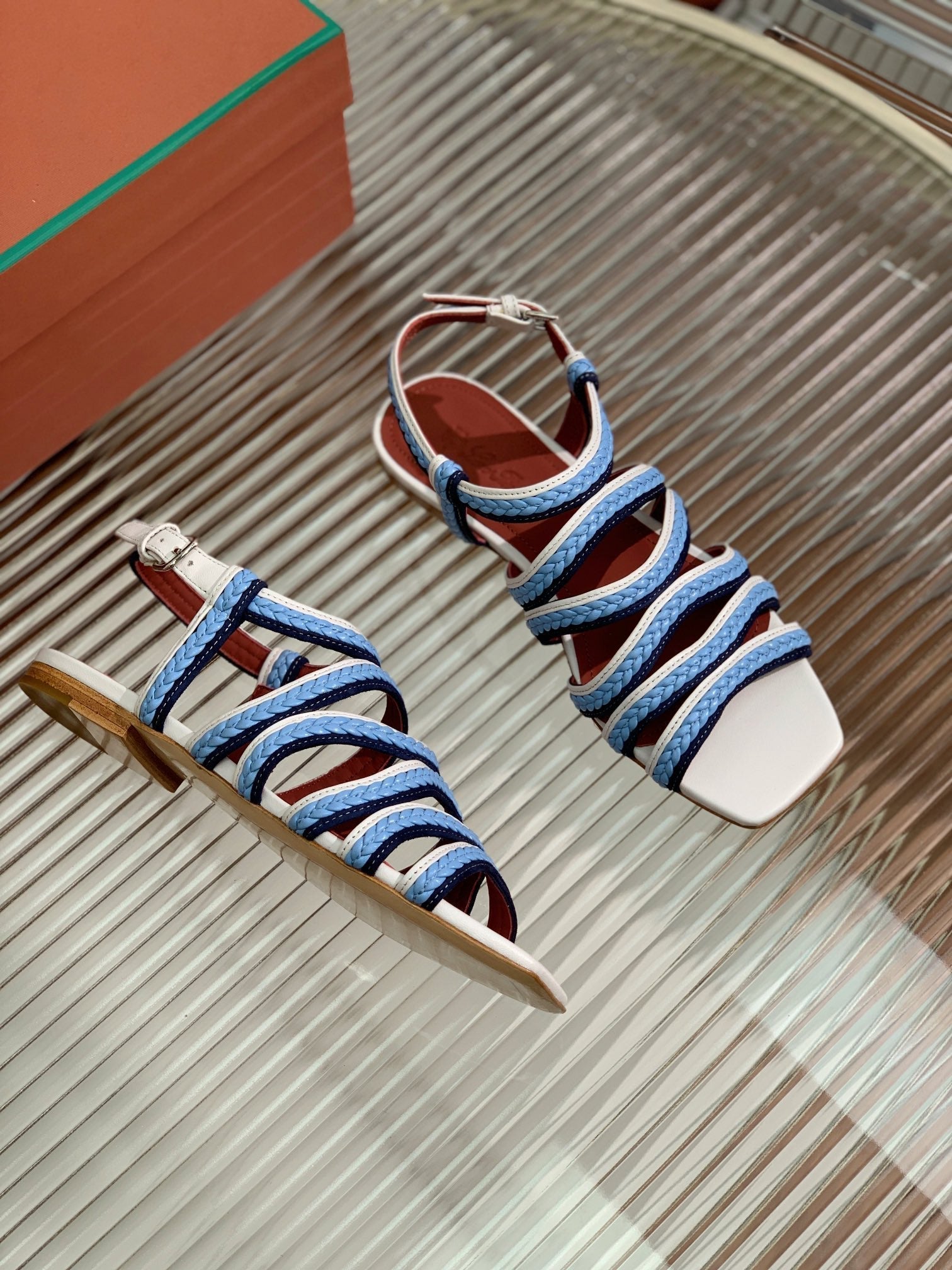 LP SPRIGHTLY CHARMS SANDAL SKY CALFSKIN