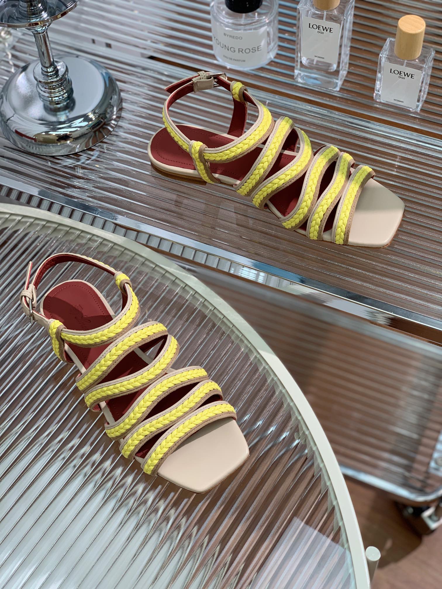 LP SPRIGHTLY CHARMS SANDAL LEMON CALFSKIN