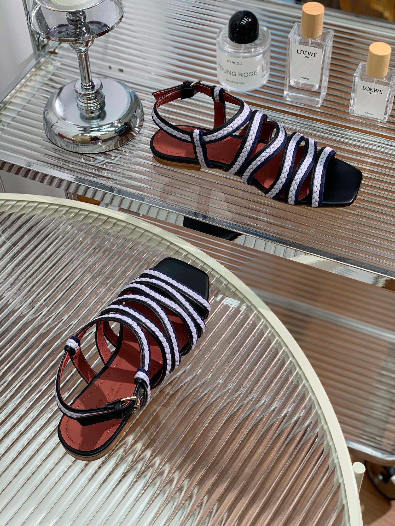 LP SPRIGHTLY CHARMS SANDAL WHITE AND BLACK CALFSKIN