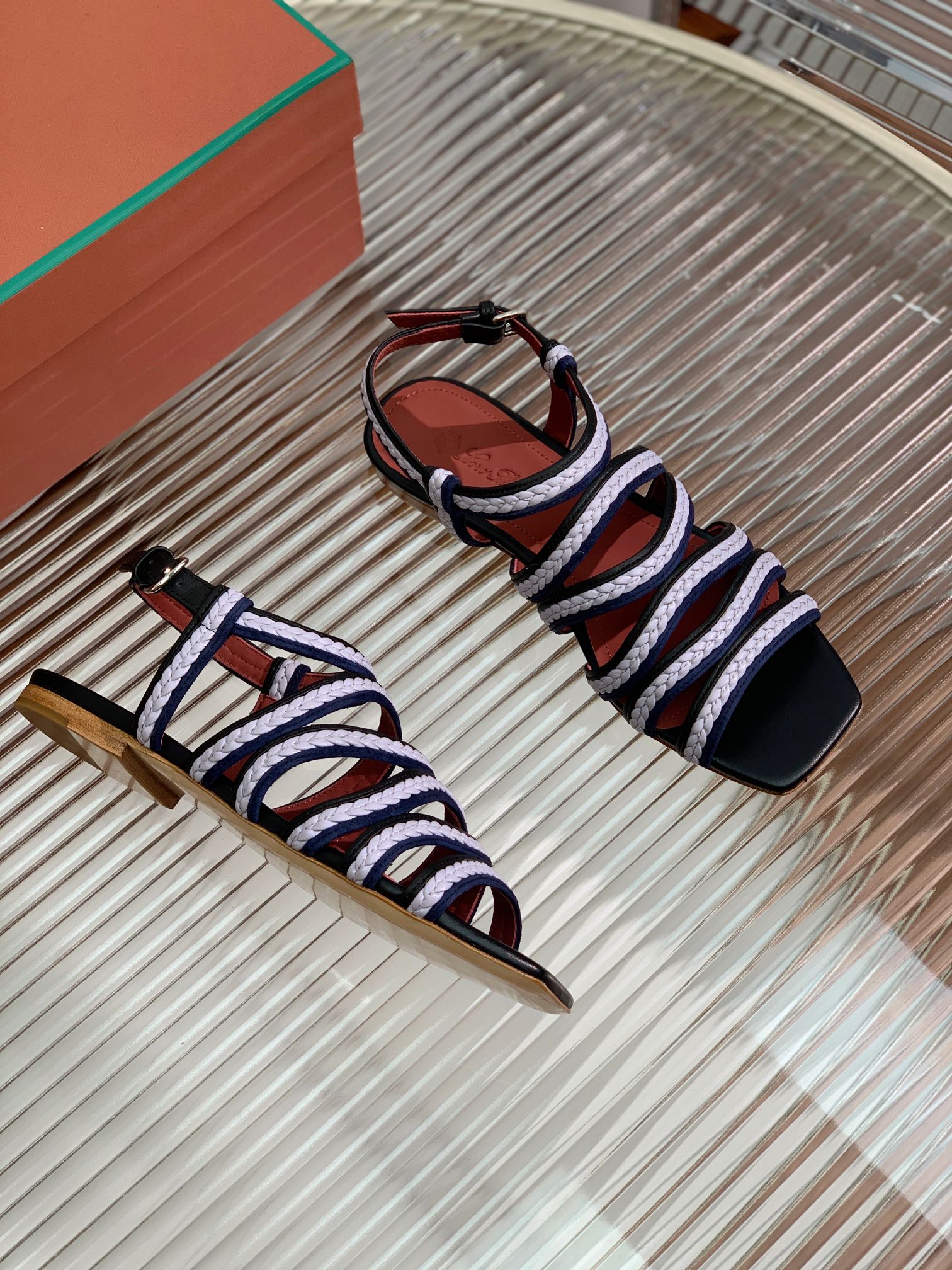 LP SPRIGHTLY CHARMS SANDAL WHITE AND BLACK CALFSKIN