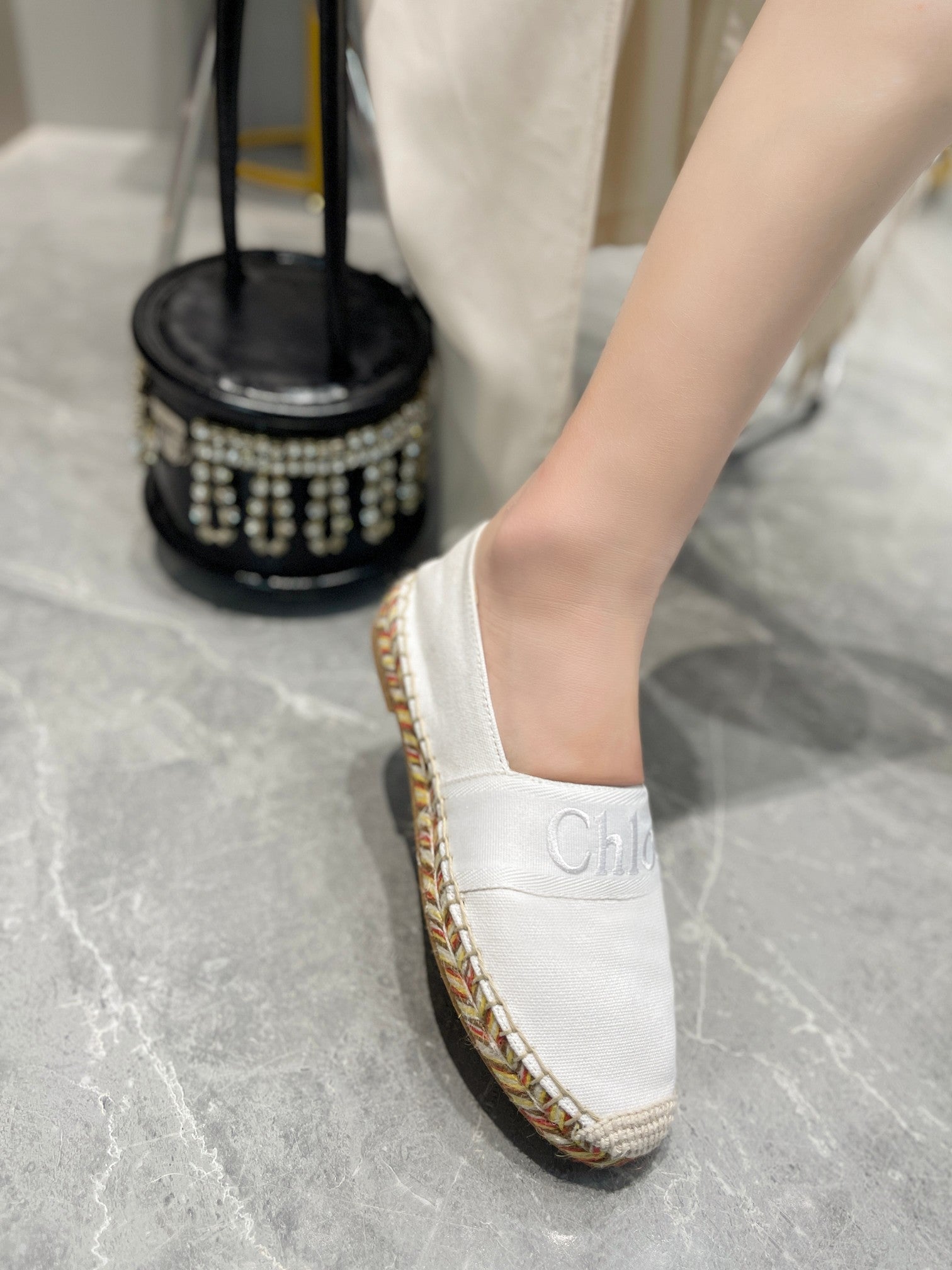 CHLOÉ LOAFERS IN WHITE FABRIC AND RAFFIA