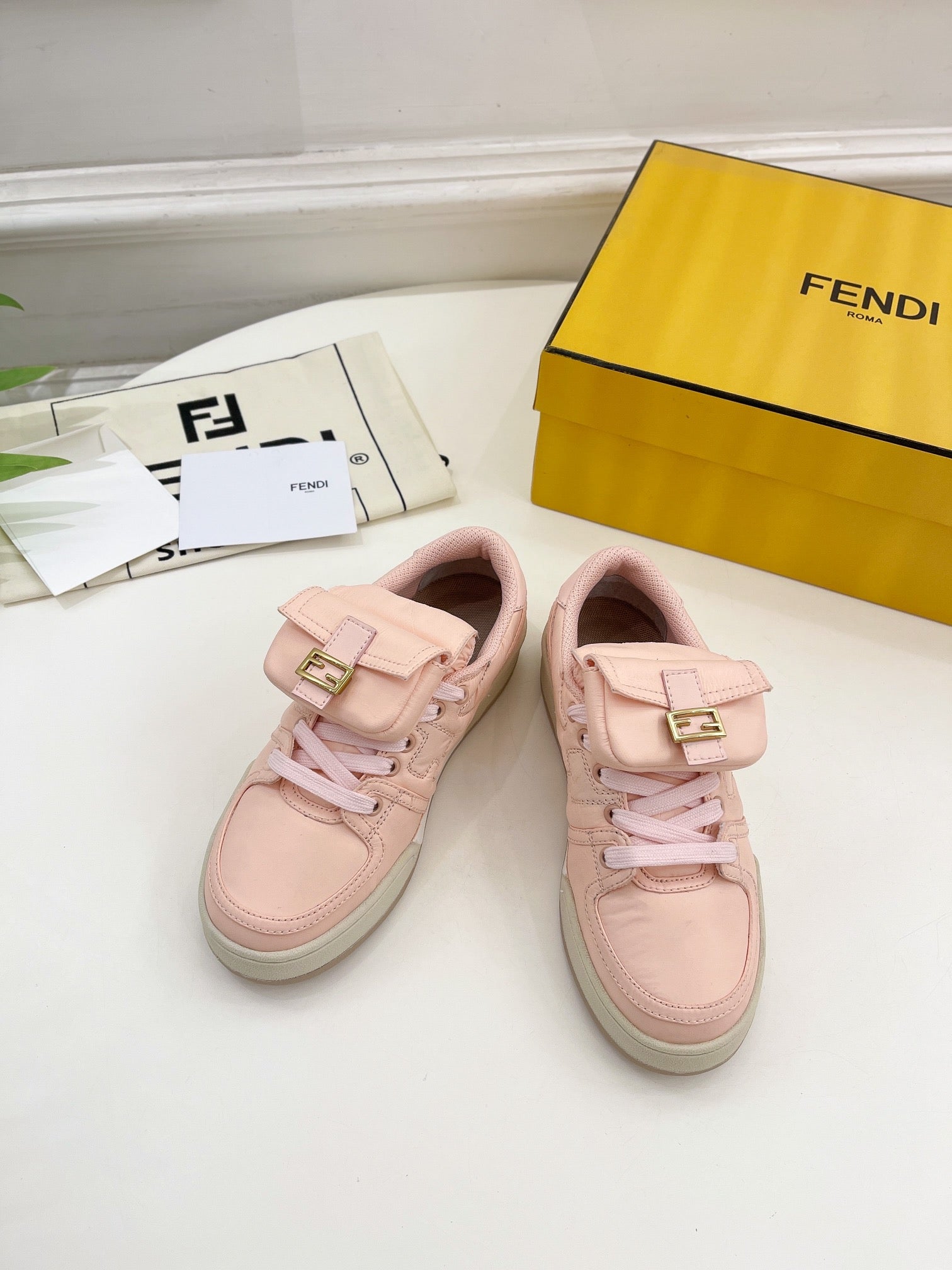 FENDI TRAINER SNEAKER IN LIGHT PINK LAMBSKIN