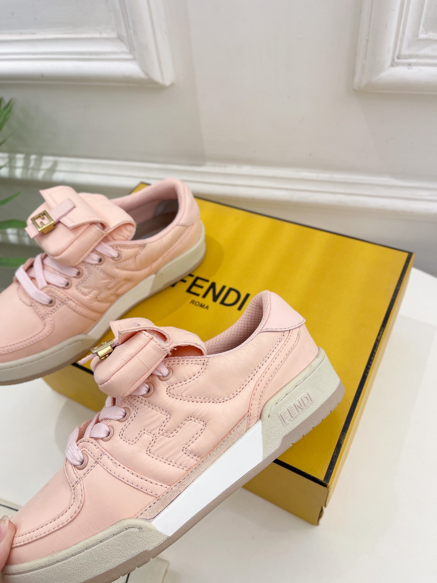 FENDI TRAINER SNEAKER IN LIGHT PINK LAMBSKIN
