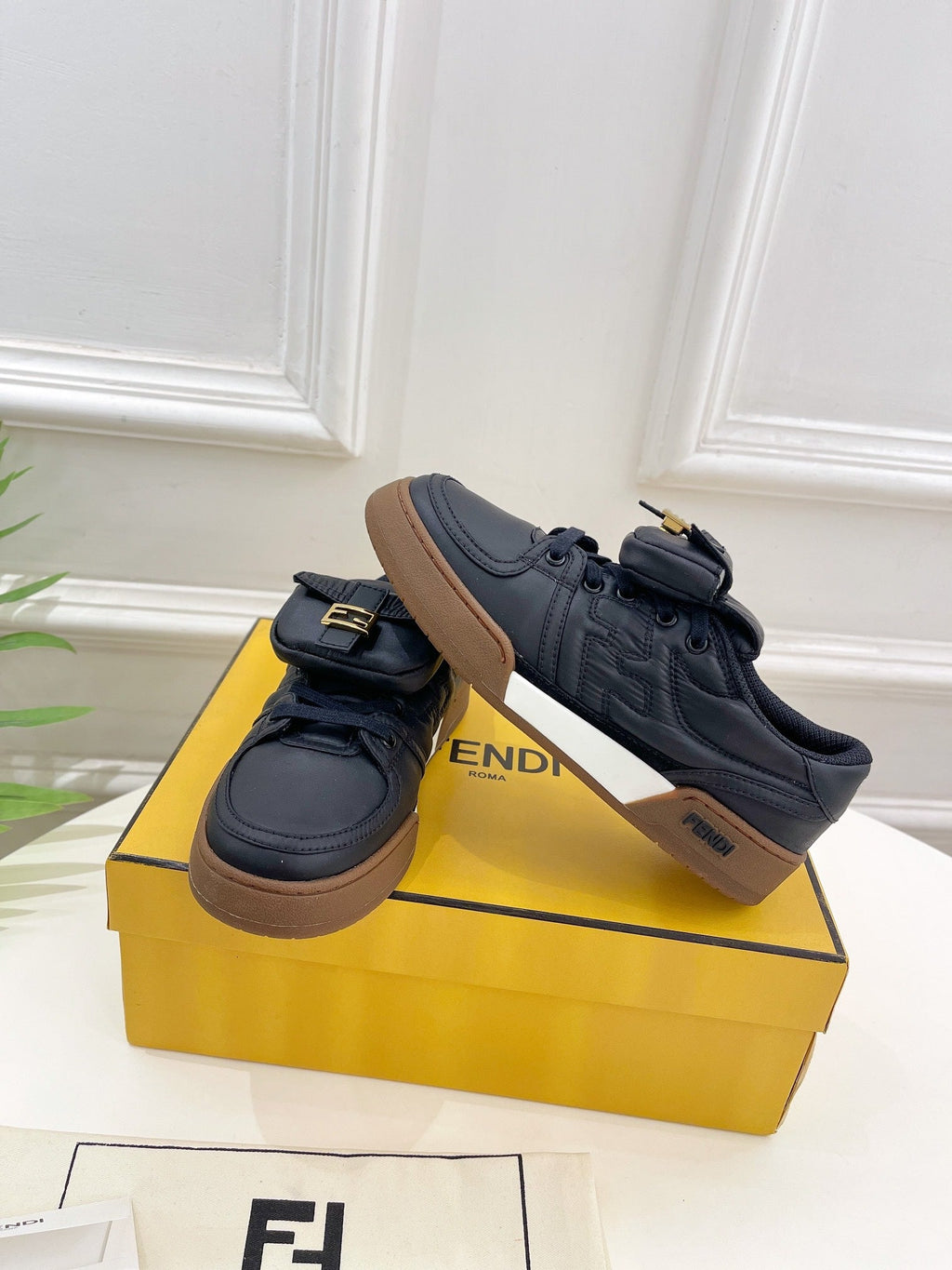 FENDI TRAINER SNEAKER IN BLACK LAMBSKIN