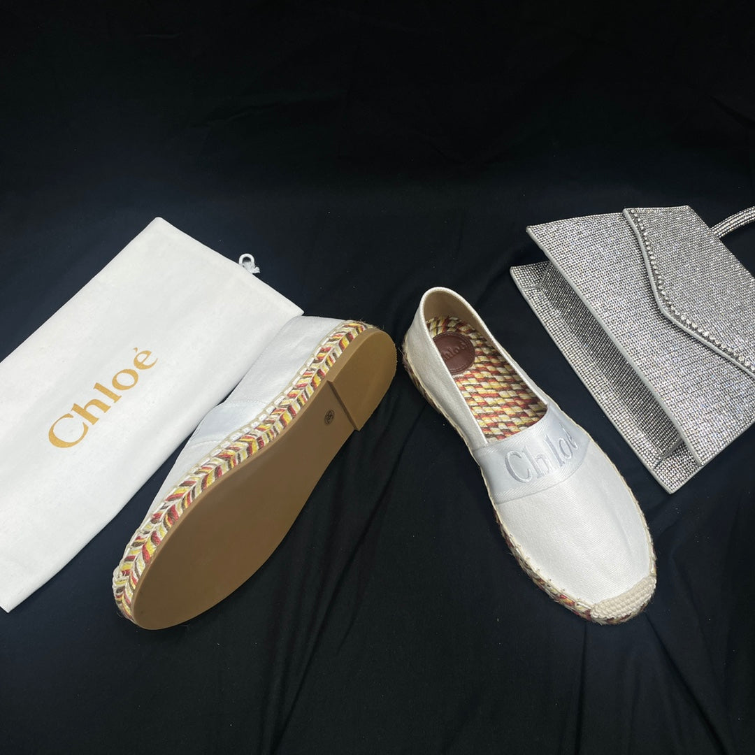 CHLOÉ WOVEN LOAFER IN WHITE DENIM AND COLORFUL RAFFIA