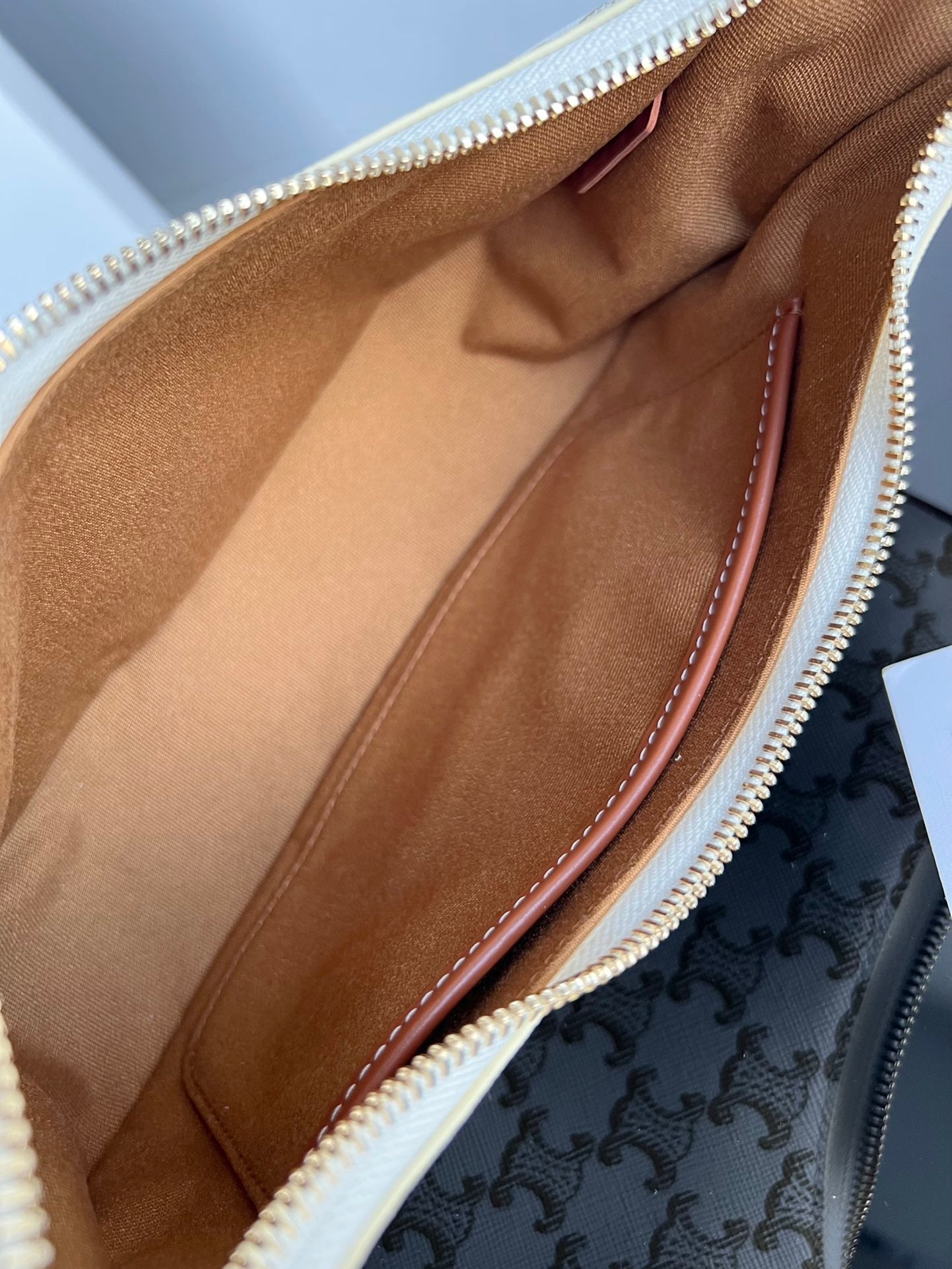 TRIOMPHE 23 COWHIDE WHITE CARO