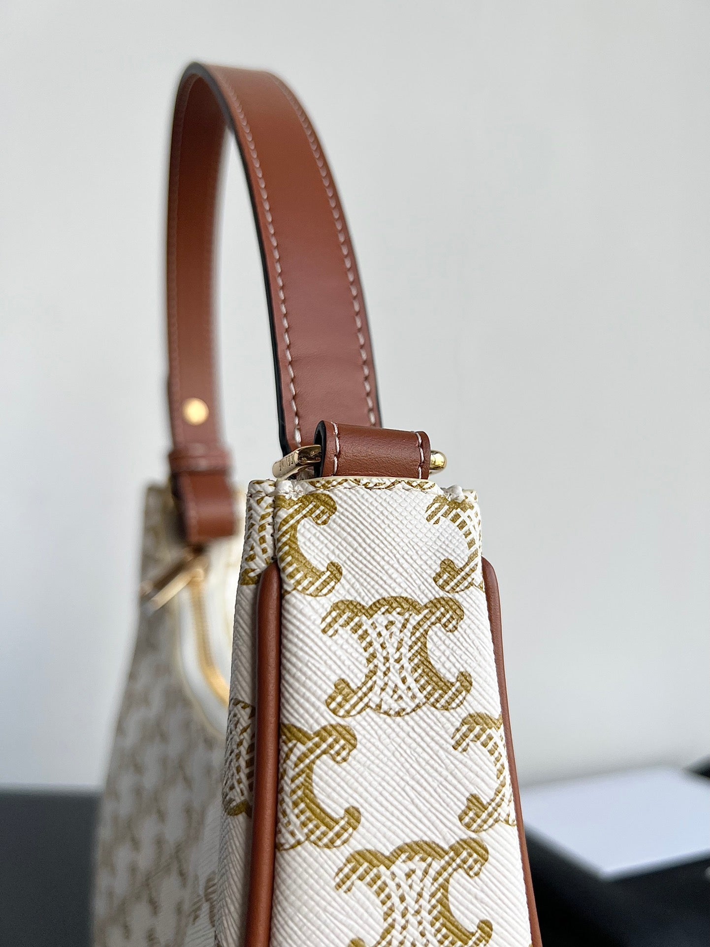 TRIOMPHE 23 COWHIDE WHITE CARO