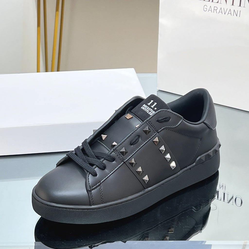 VALENTINO 25S GARAVANI ROCKSTUD UNTITLED STUDDED SNEAKERS IN BLACK LAMBSKIN