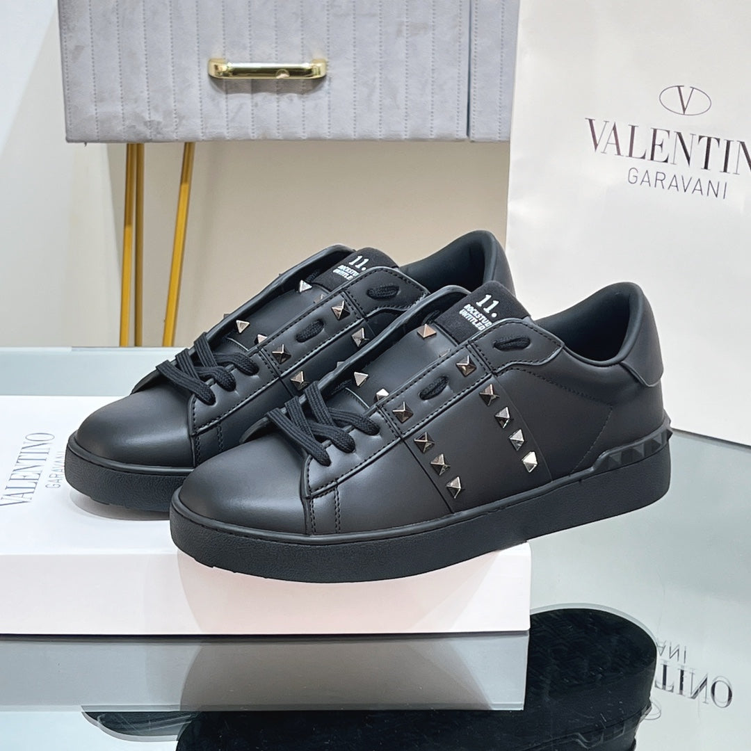 VALENTINO 25S GARAVANI ROCKSTUD UNTITLED STUDDED SNEAKERS IN BLACK LAMBSKIN