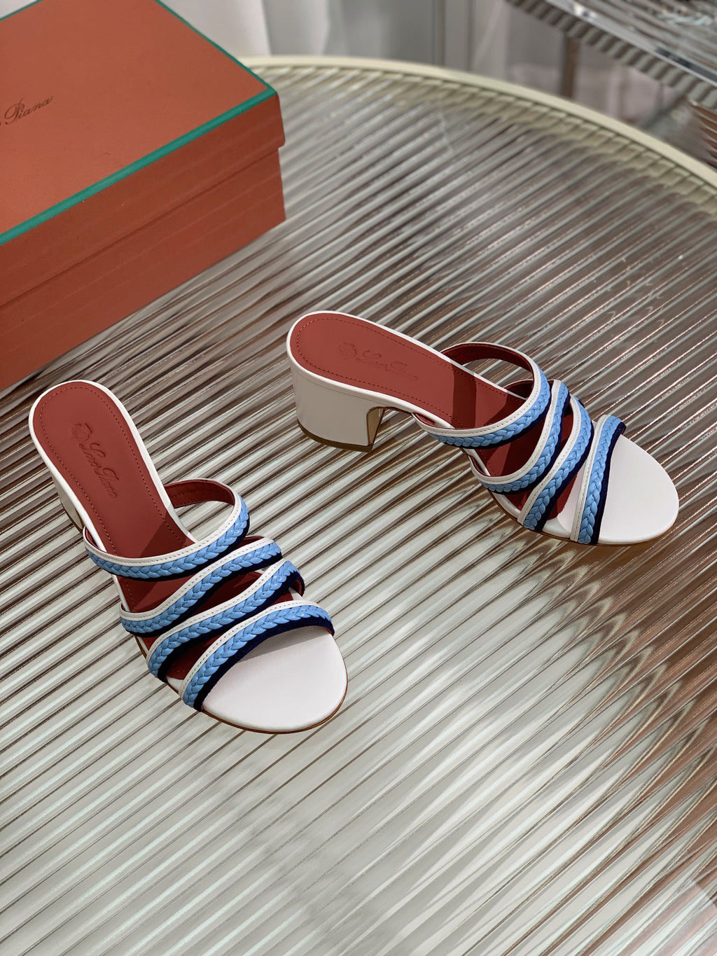 LP SPRIGHTLY CHARMS MID-SANDAL SKY CALFSKIN