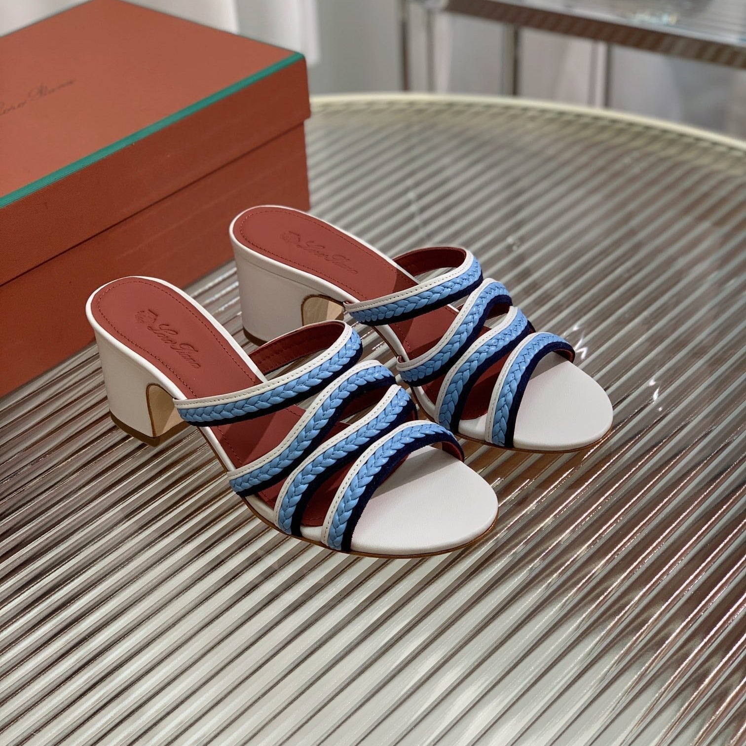 LP SPRIGHTLY CHARMS MID-SANDAL SKY CALFSKIN