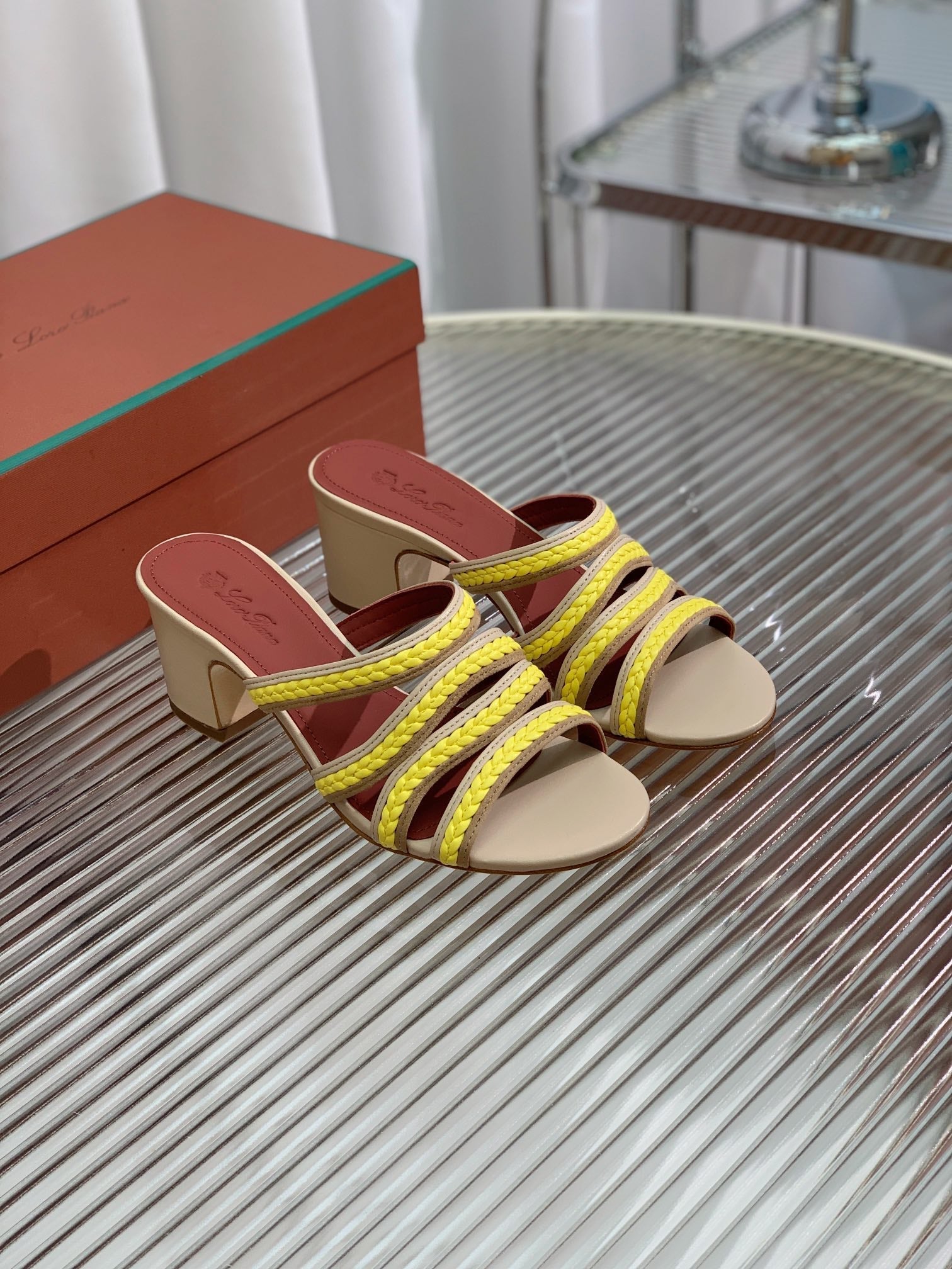 LP SPRIGHTLY CHARMS MID-SANDAL LEMON CALFSKIN