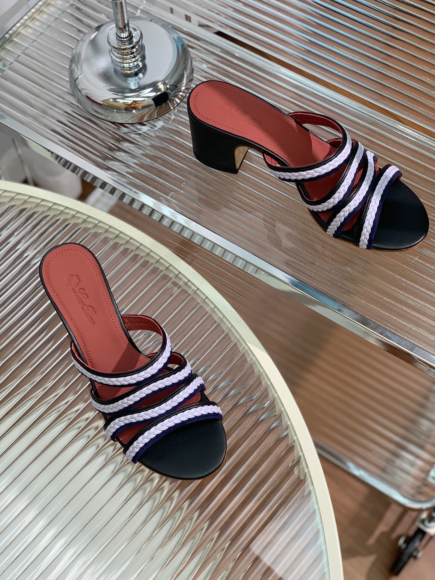 LP SPRIGHTLY CHARMS MID-SANDAL WHITE AND BLACK CALFSKIN