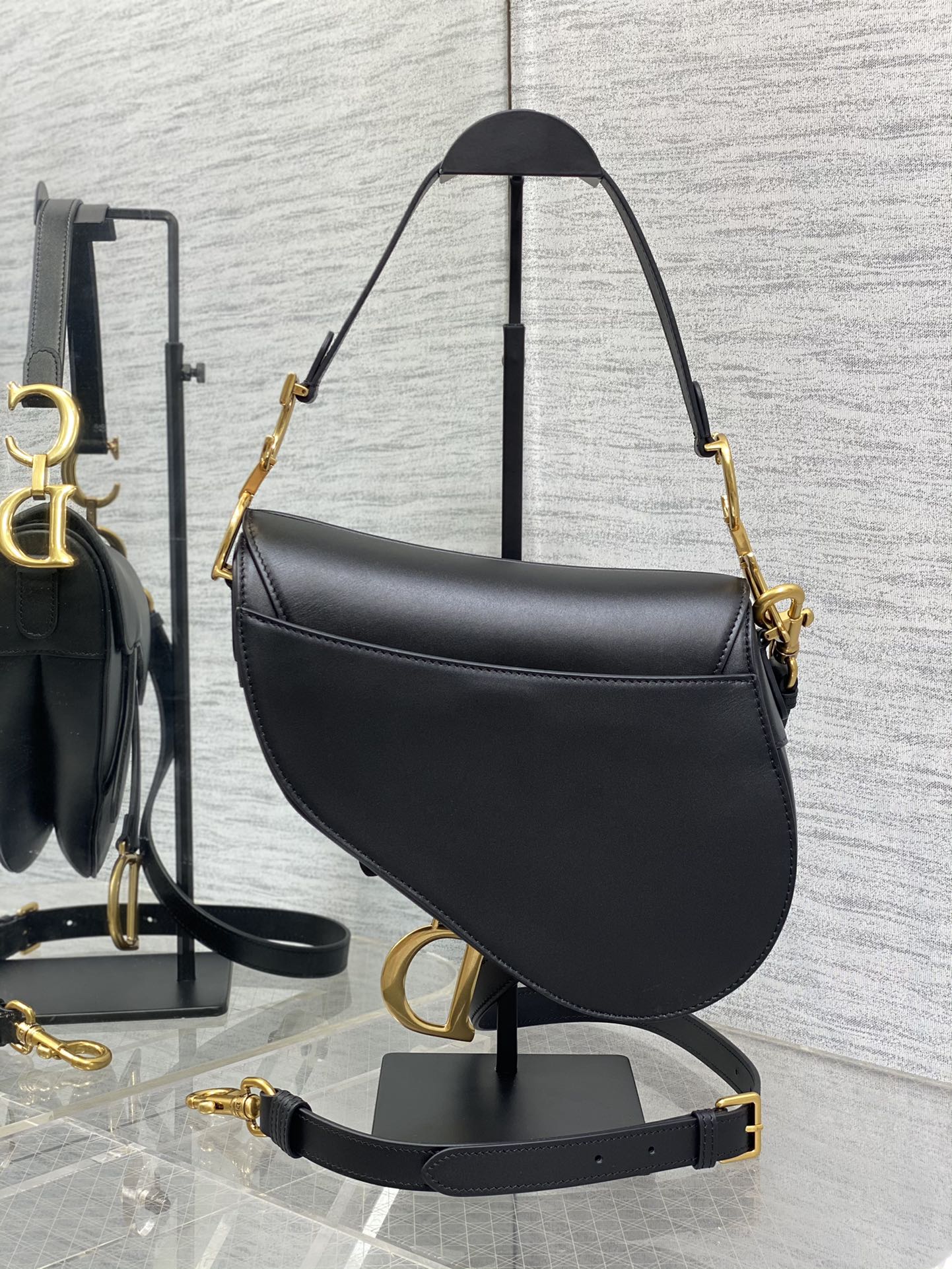 SADDLE BAG 24 IN BLACK CALFSKIN GOLD HARDWARE