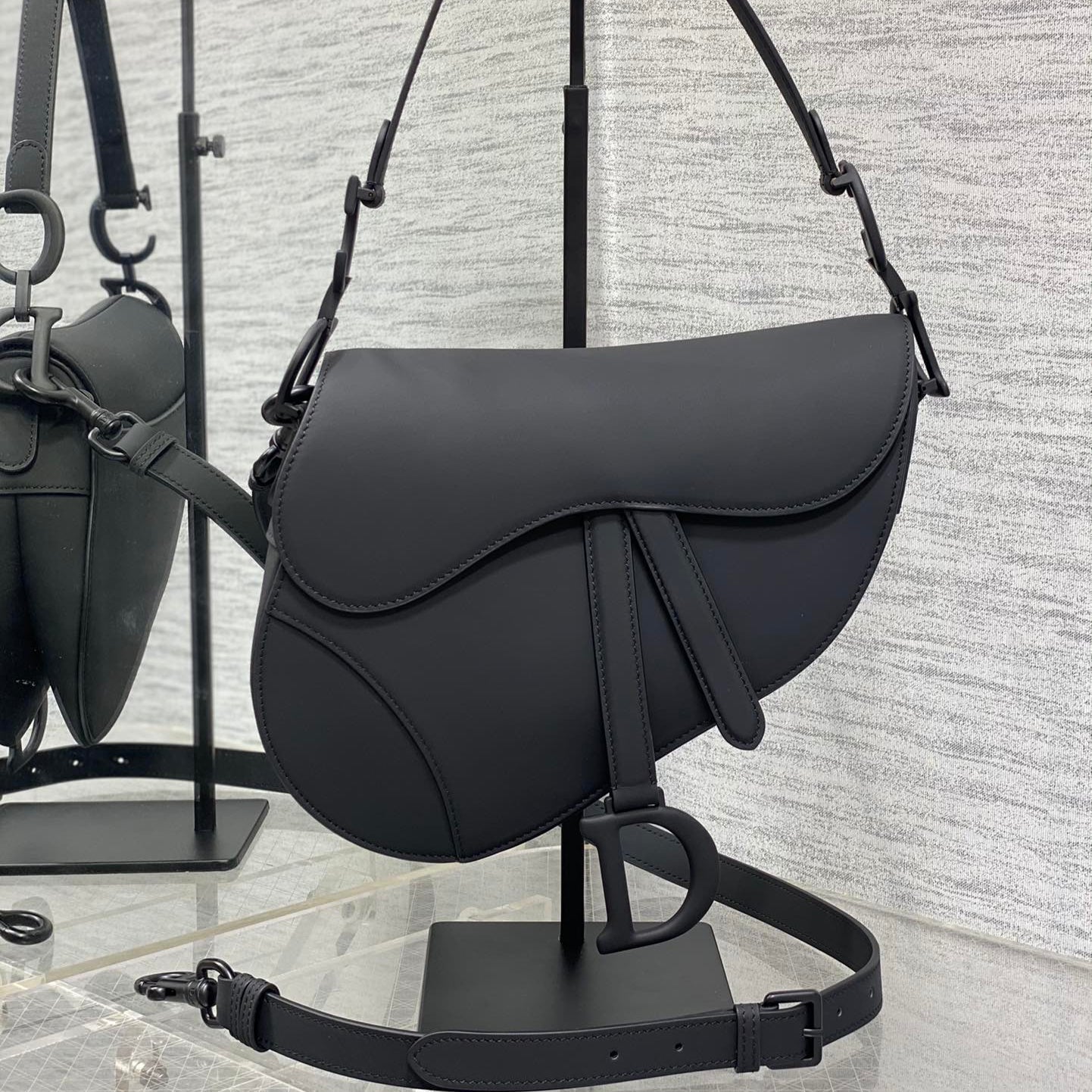 SADDLE BAG 24 IN BLACK CALFSKIN BLACK HARDWARE