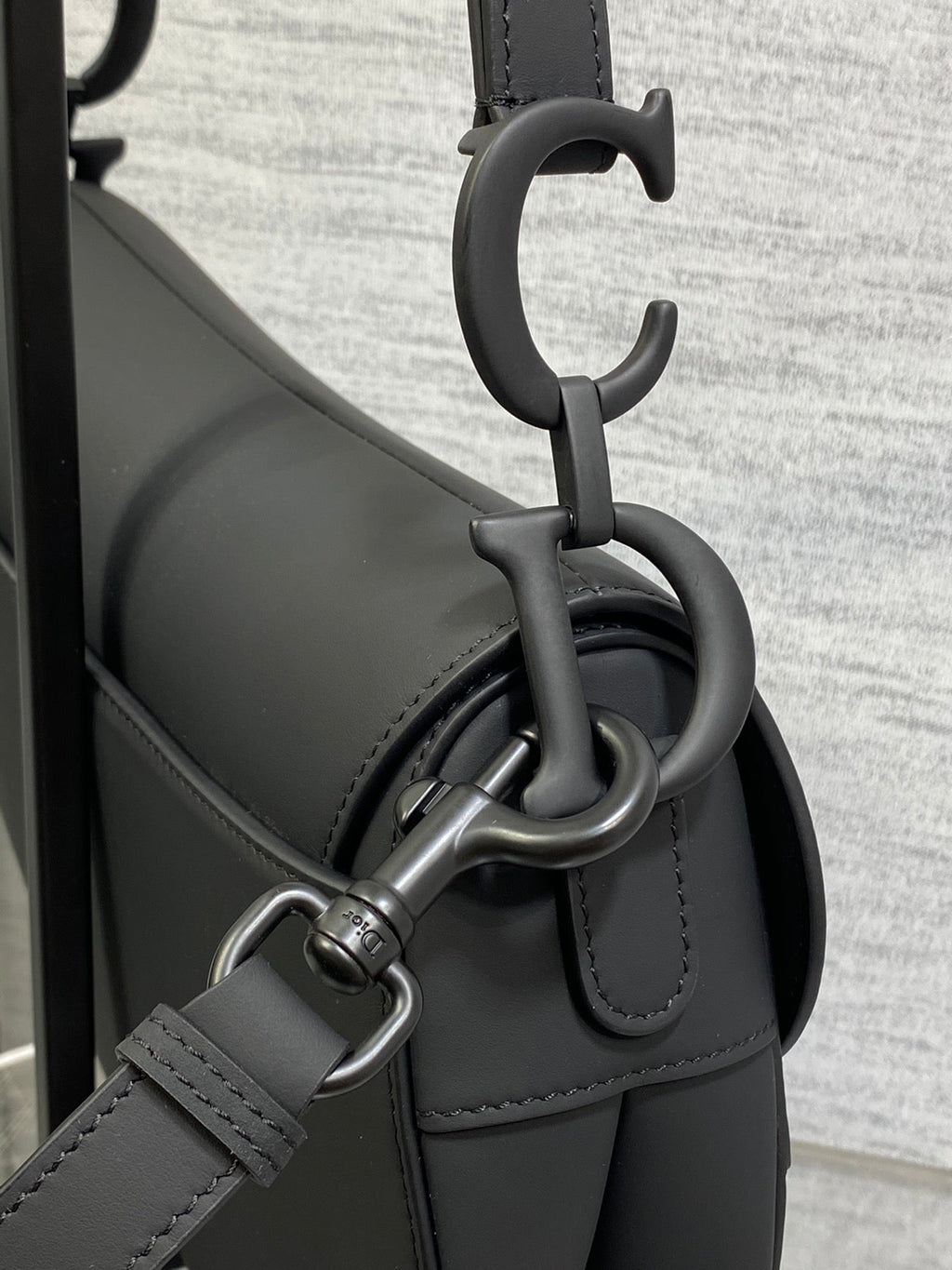 SADDLE BAG 24 IN BLACK CALFSKIN BLACK HARDWARE
