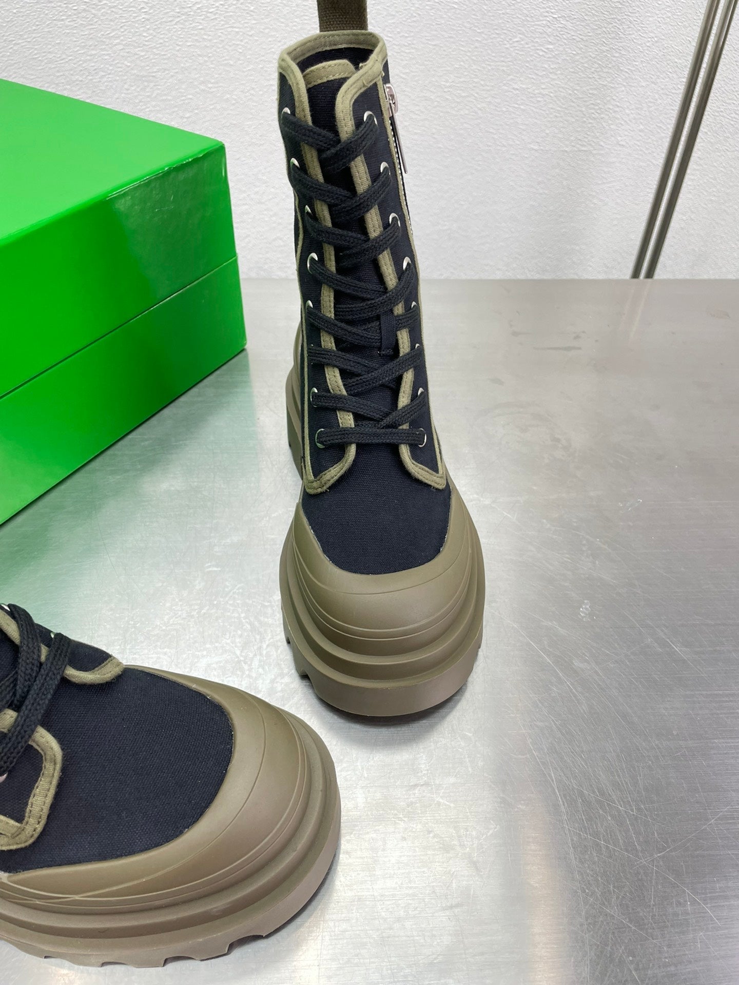 RIBBON BOMBER LACE-UP BOOTS IN BLACK MIX OLIVE GREEN CANVAS