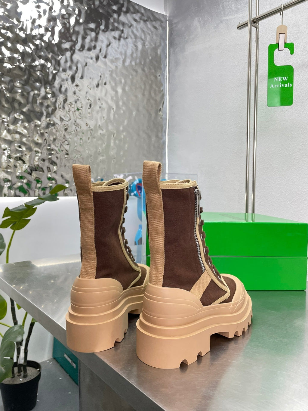 RIBBON BOMBER LACE-UP BOOTS IN RUSSET MIX PEANUT BROWN CANVAS