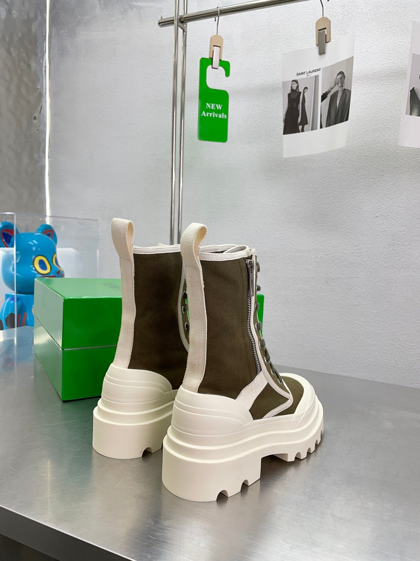 RIBBON BOMBER LACE-UP BOOTS IN OLIVE GREEN MIX WHITE CANVAS