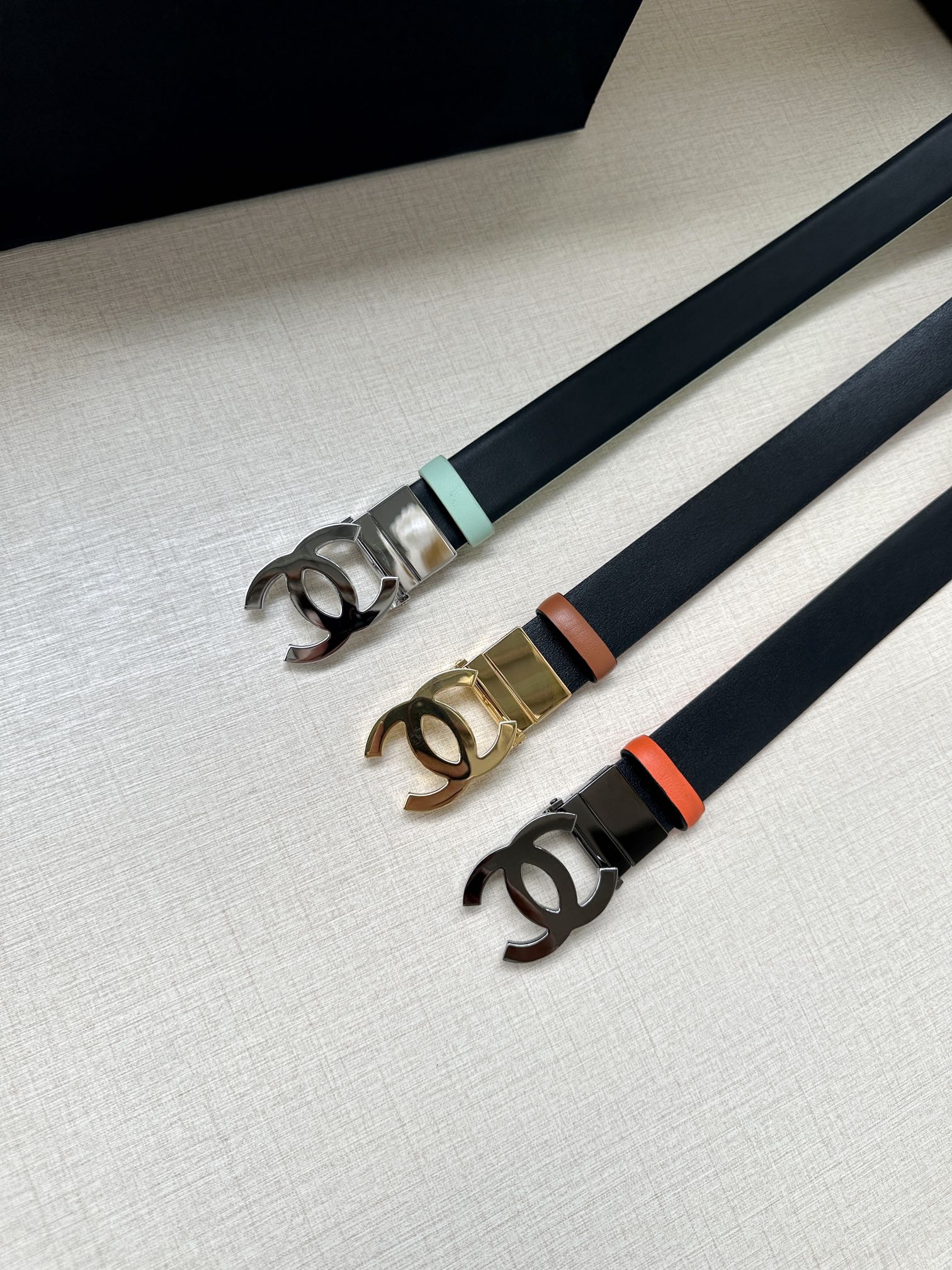 CC 30MM BELT IN GREEN MINT AND BLACK CALFSKIN WITH GOLD HARDWARE