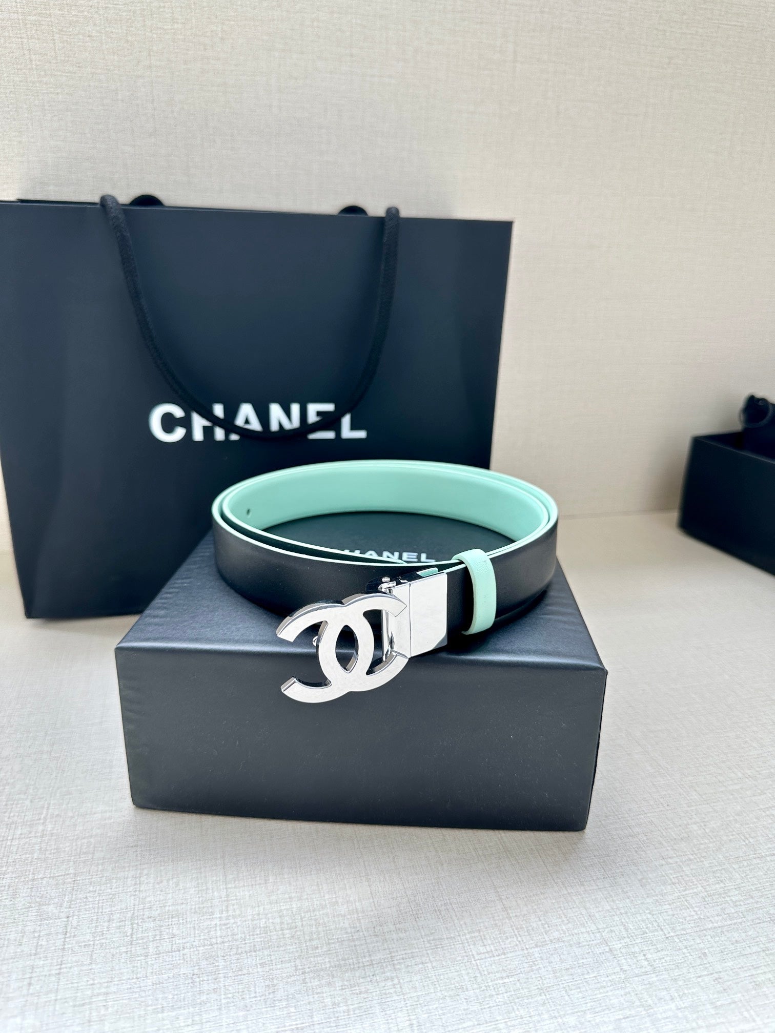 CC 30MM BELT IN GREEN MINT AND BLACK CALFSKIN WITH SILVER HARDWARE