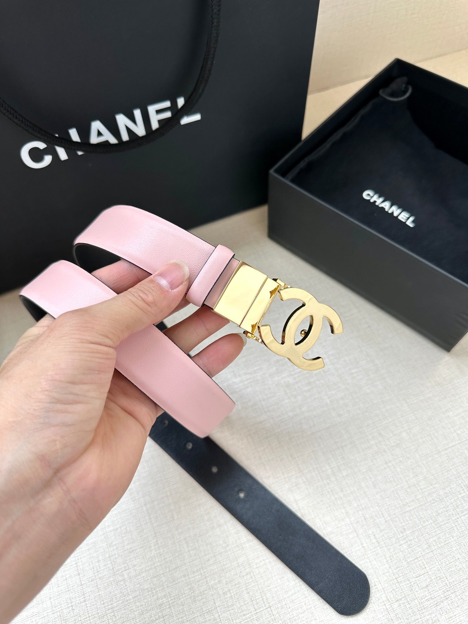 CC 30MM BELT IN LIGHT PINK AND BLACK CALFSKIN WITH GOLD HARDWARE
