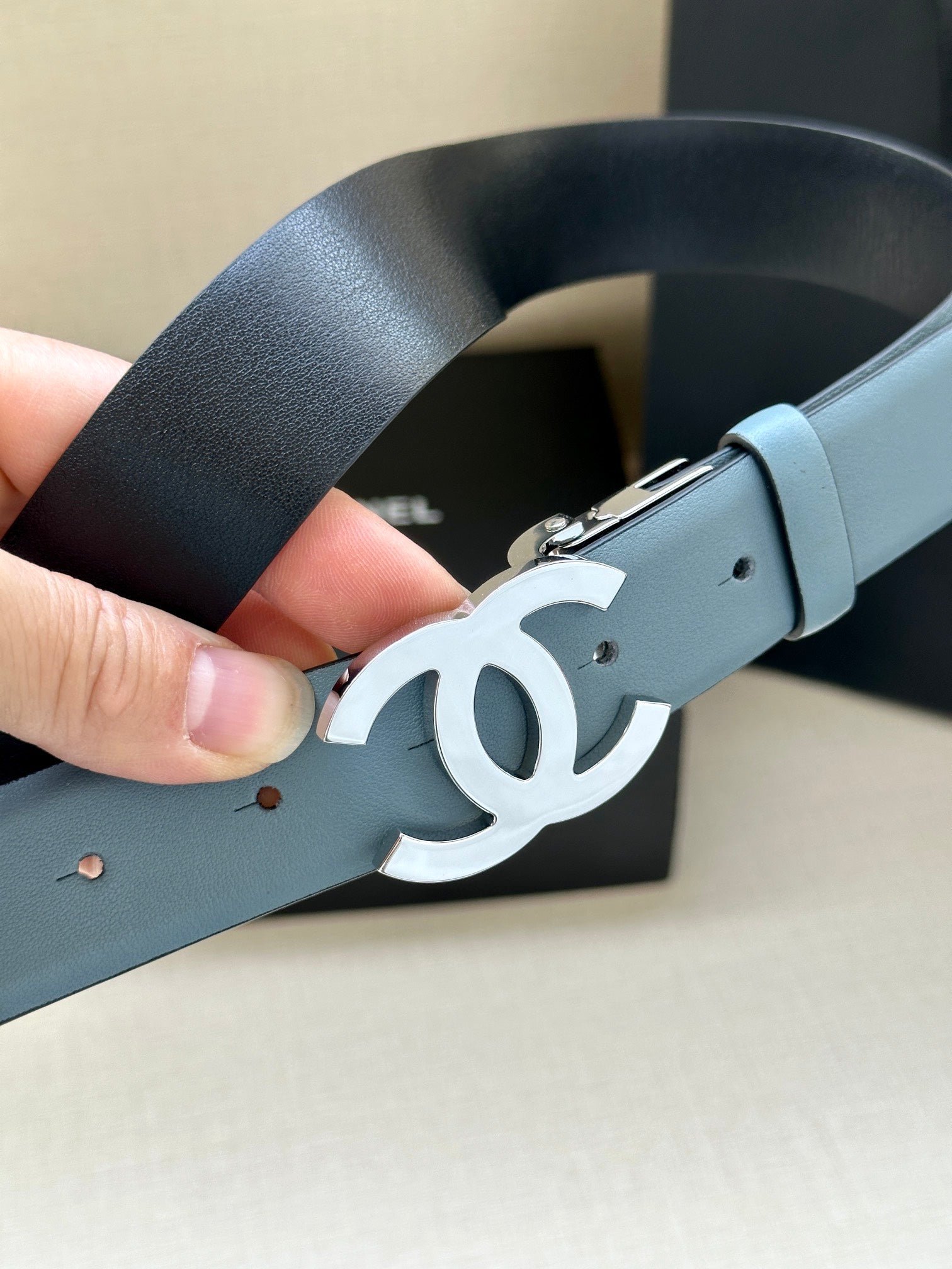 CC 30MM BELT IN STONE BLUE AND BLACK CALFSKIN WITH SILVER HARDWARE