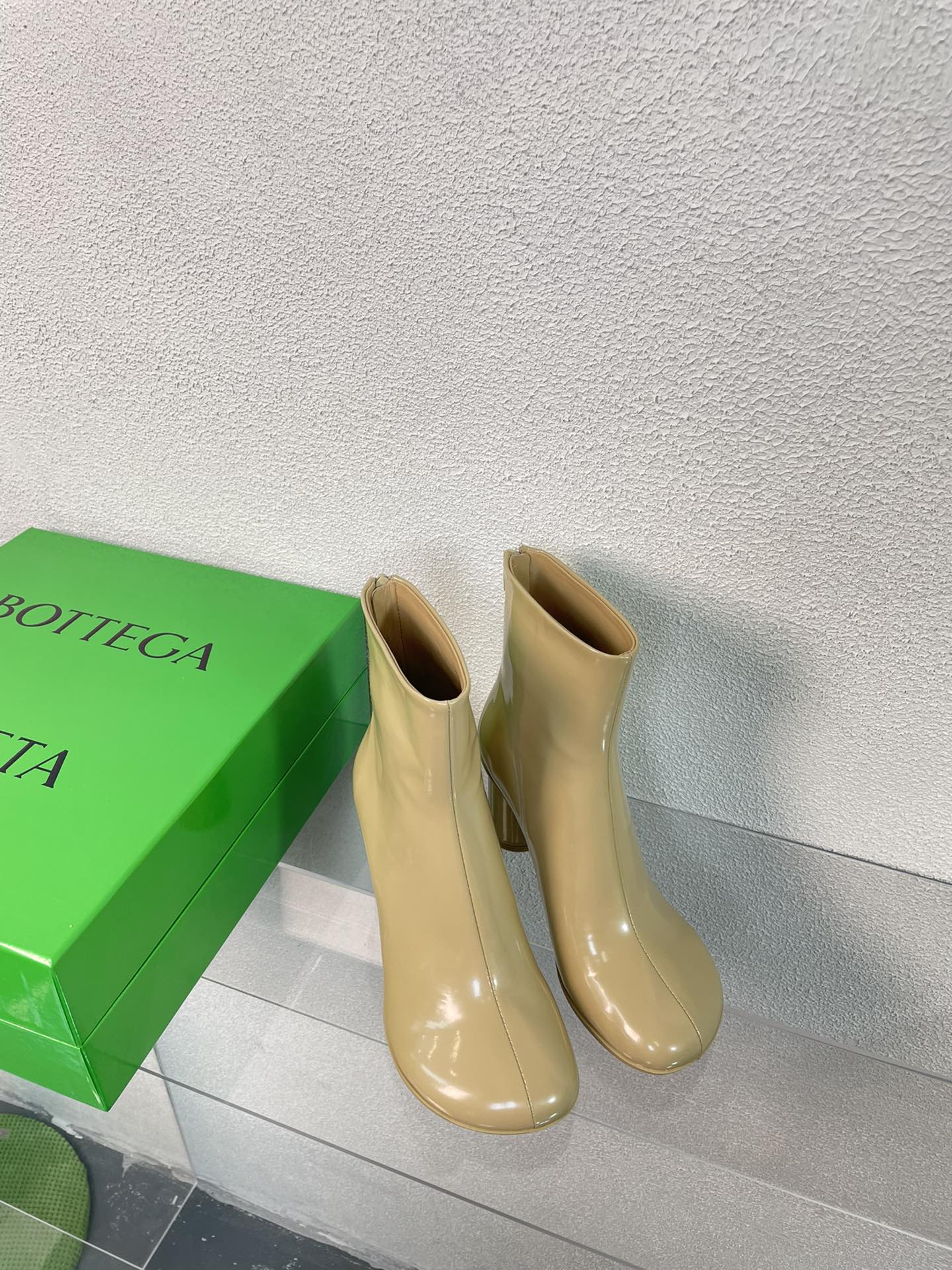 ATOMIC ANKLE BOOT IN KHAKI TAN CALFSKIN 75 MM