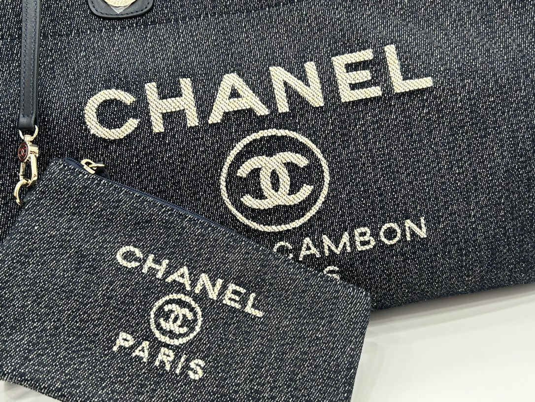 CC DEAUVILLE LARGE 38 TOTE BAG IN DARK NAVY CANVAS WITH WHITE LOGO EMBROIDERED