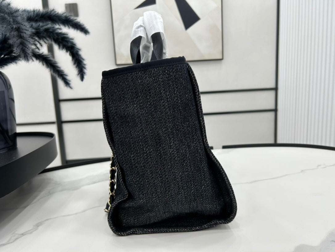 CC DEAUVILLE LARGE 38 TOTE BAG IN DARK NAVY CANVAS WITH WHITE LOGO EMBROIDERED