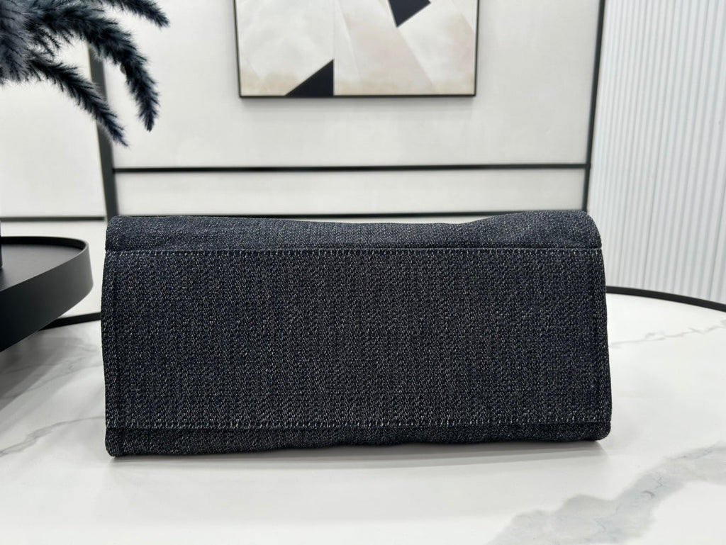 CC DEAUVILLE LARGE 38 TOTE BAG IN DARK NAVY CANVAS WITH WHITE LOGO EMBROIDERED