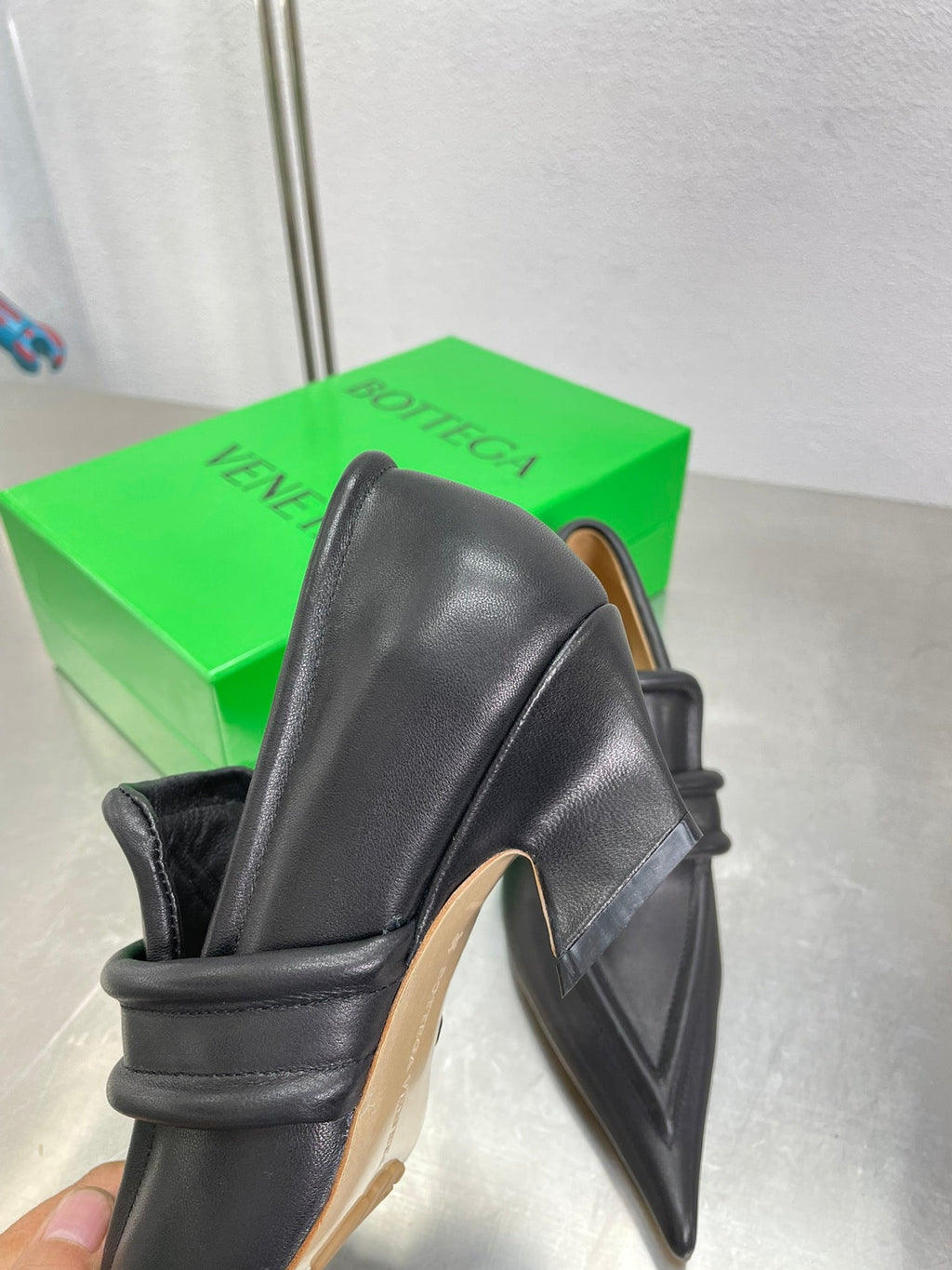 HIGH PUMP 35 MM IN BLACK CALFSKIN