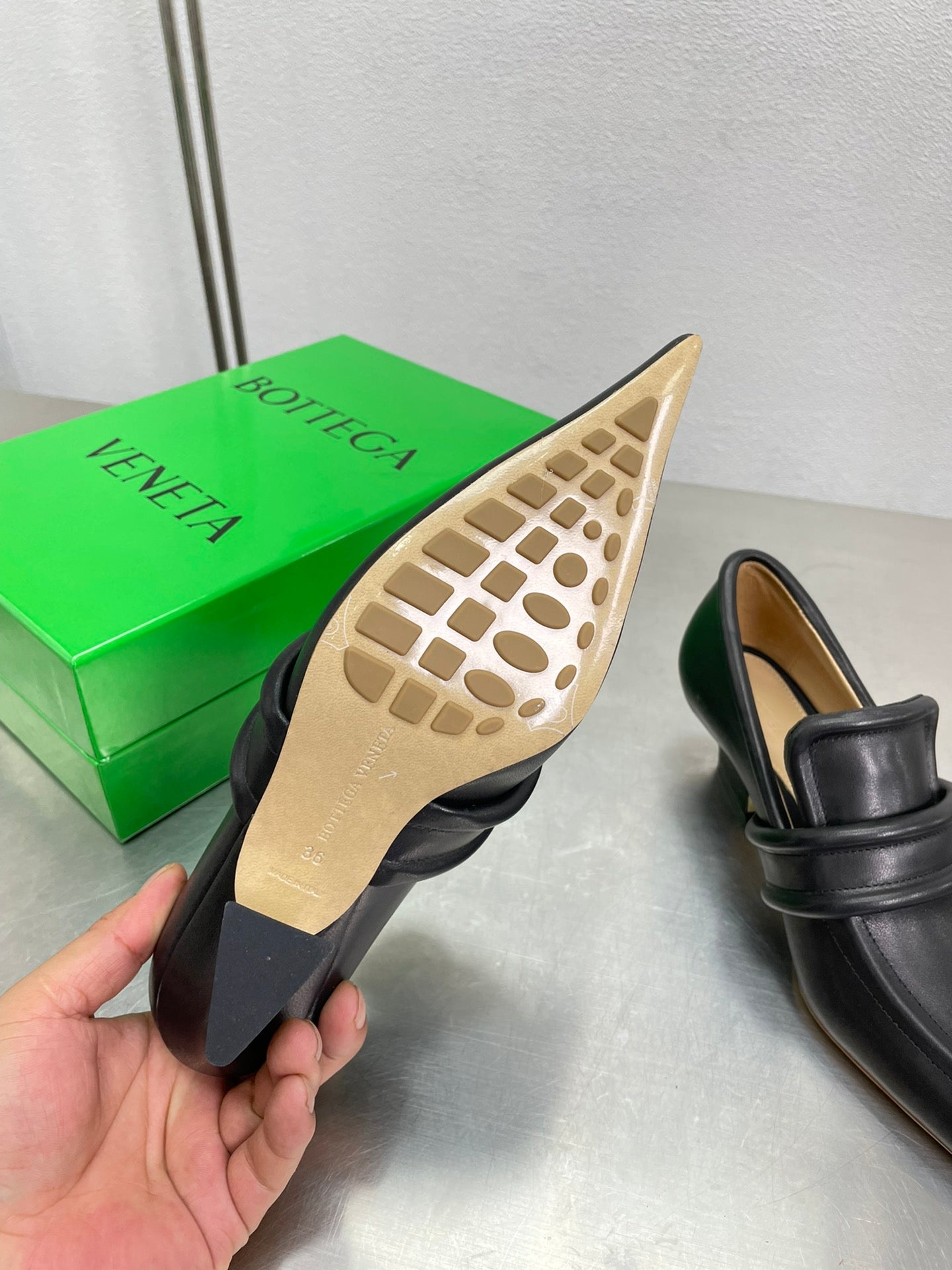 HIGH PUMP 35 MM IN BLACK CALFSKIN