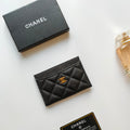 CC CARD HOLDER 11.2 BLACK GRAINED CALFSKIN GOLD ICON