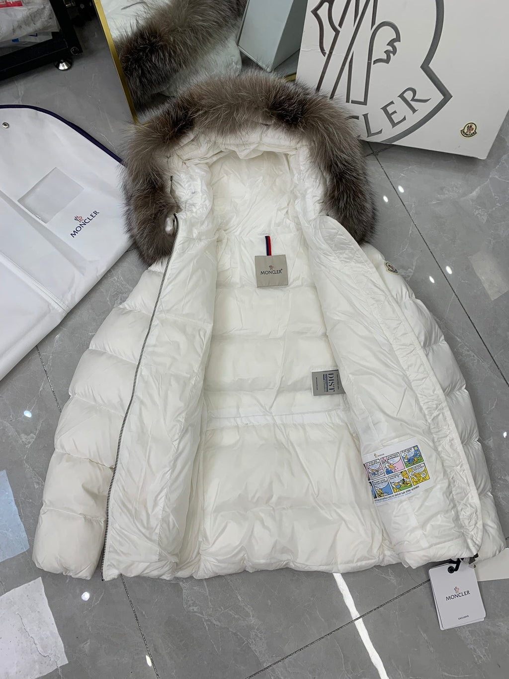 MONCLER COAT STYLE 126