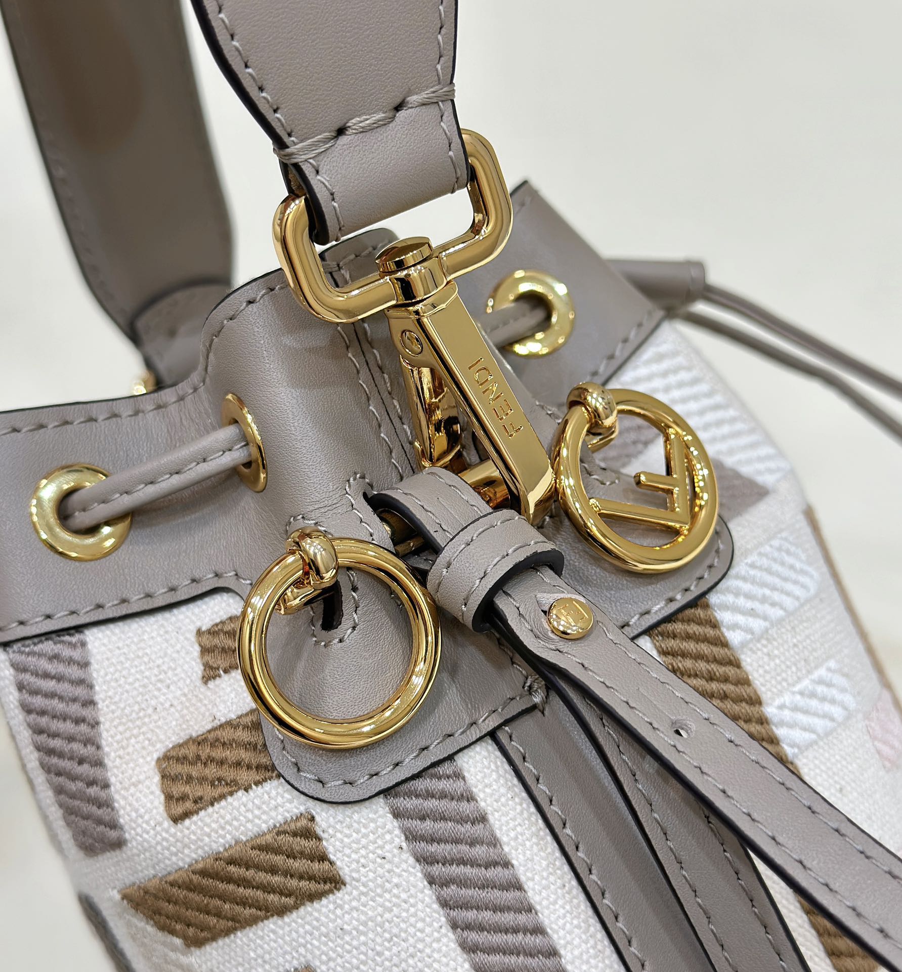 MON TRESOR 18 WITH FF MOTIF IN MULTICOLOR JACQUARD FABRIC